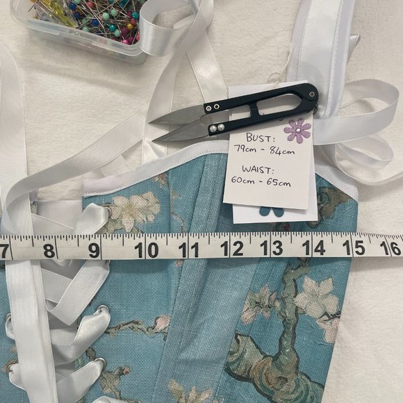 Fashionable Corsets - Picture 5 of 11